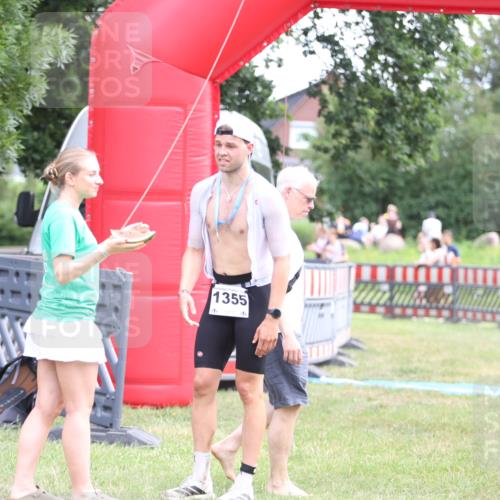 21.06.2026 - 29. Vierlanden-Triathlon Andreas Tolksdorf http://msf.ph/oto/9889547 21.06.2026 12:39:15 Ziel 202, 202 meine-sportfotos.de