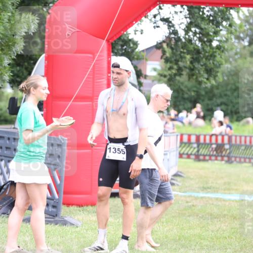 21.06.2026 - 29. Vierlanden-Triathlon Andreas Tolksdorf http://msf.ph/oto/9889548 21.06.2026 12:39:15 Ziel 202, 202 meine-sportfotos.de