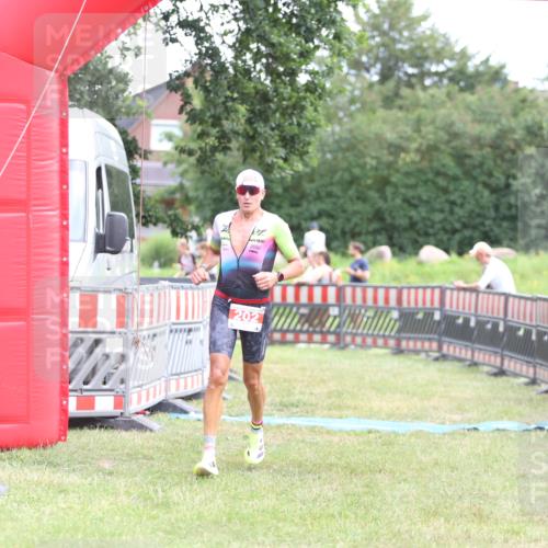 21.06.2026 - 29. Vierlanden-Triathlon Andreas Tolksdorf http://msf.ph/oto/9889554 21.06.2026 12:39:25 Ziel 16, 202, 16, 202 meine-sportfotos.de
