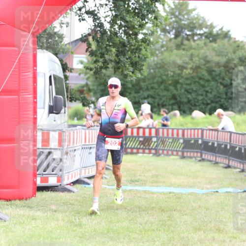 21.06.2026 - 29. Vierlanden-Triathlon Andreas Tolksdorf http://msf.ph/oto/9889555 21.06.2026 12:39:25 Ziel 16, 202, 16, 202 meine-sportfotos.de