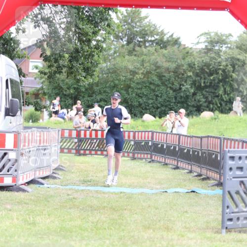 21.06.2026 - 29. Vierlanden-Triathlon Andreas Tolksdorf http://msf.ph/oto/9889591 21.06.2026 12:43:18 Ziel 639, 639 meine-sportfotos.de