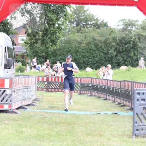 21.06.2026 - 29. Vierlanden-Triathlon Andreas Tolksdorf http://msf.ph/oto/9889593 21.06.2026 12:43:18 Ziel 639, 639 meine-sportfotos.de