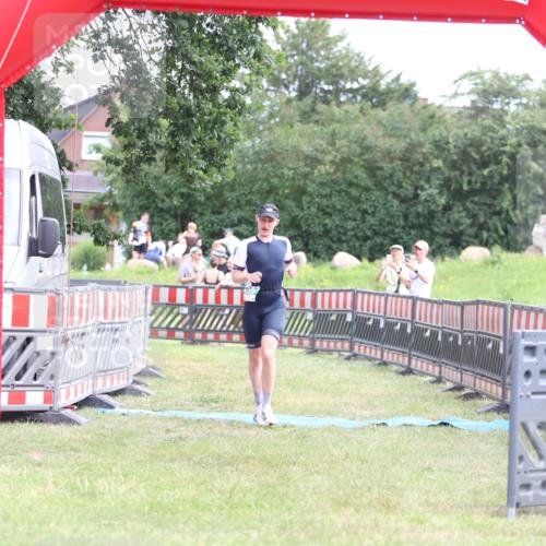 21.06.2026 - 29. Vierlanden-Triathlon Andreas Tolksdorf http://msf.ph/oto/9889599 21.06.2026 12:43:18 Ziel 639, 639 meine-sportfotos.de