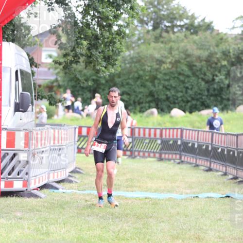 21.06.2026 - 29. Vierlanden-Triathlon Andreas Tolksdorf http://msf.ph/oto/9889626 21.06.2026 12:44:16 Ziel 118, 819, 118, 819 meine-sportfotos.de