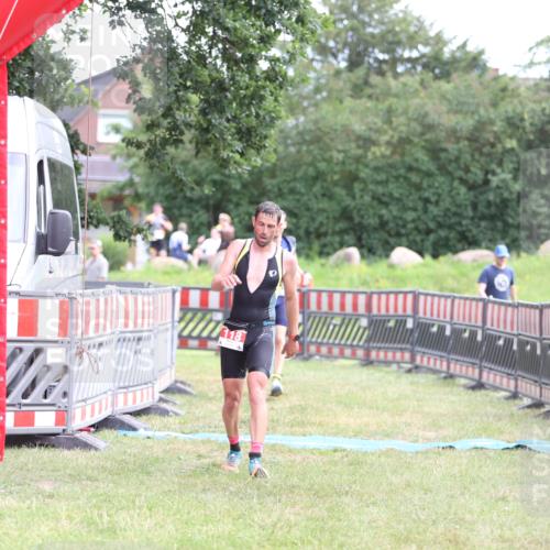 21.06.2026 - 29. Vierlanden-Triathlon Andreas Tolksdorf http://msf.ph/oto/9889628 21.06.2026 12:44:16 Ziel 118, 819, 118, 819 meine-sportfotos.de