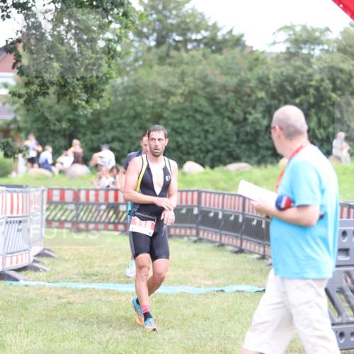 21.06.2026 - 29. Vierlanden-Triathlon Andreas Tolksdorf http://msf.ph/oto/9889633 21.06.2026 12:44:18 Ziel 118, 819, 118, 819 meine-sportfotos.de