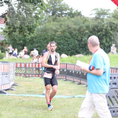 21.06.2026 - 29. Vierlanden-Triathlon Andreas Tolksdorf http://msf.ph/oto/9889634 21.06.2026 12:44:18 Ziel 118, 819, 118, 819 meine-sportfotos.de