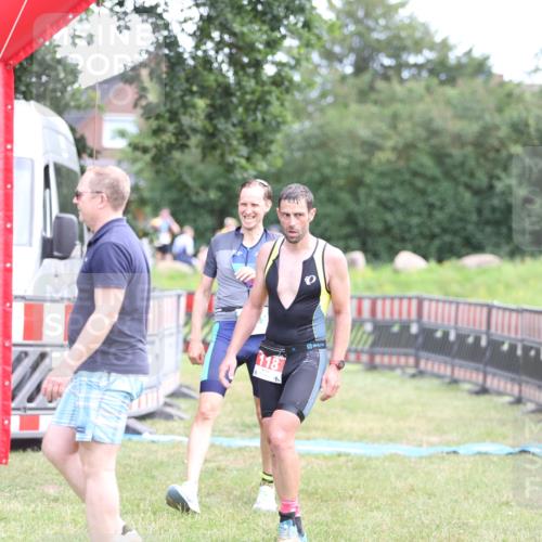 21.06.2026 - 29. Vierlanden-Triathlon Andreas Tolksdorf http://msf.ph/oto/9889635 21.06.2026 12:44:20 Ziel 118, 819, 118, 819 meine-sportfotos.de