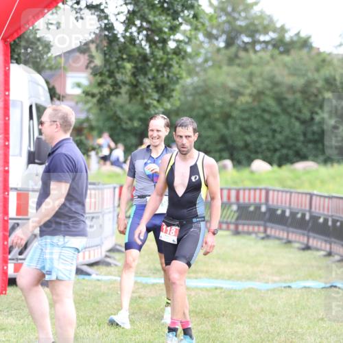 21.06.2026 - 29. Vierlanden-Triathlon Andreas Tolksdorf http://msf.ph/oto/9889636 21.06.2026 12:44:20 Ziel 118, 819, 118, 819 meine-sportfotos.de