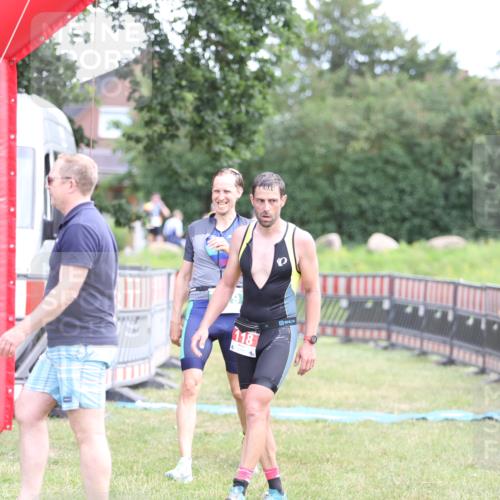 21.06.2026 - 29. Vierlanden-Triathlon Andreas Tolksdorf http://msf.ph/oto/9889637 21.06.2026 12:44:21 Ziel 819, 819 meine-sportfotos.de