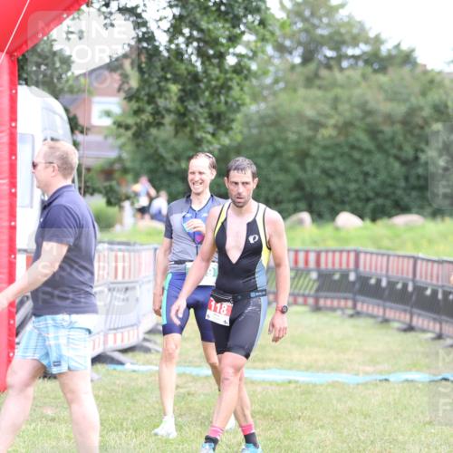 21.06.2026 - 29. Vierlanden-Triathlon Andreas Tolksdorf http://msf.ph/oto/9889638 21.06.2026 12:44:21 Ziel 819, 819 meine-sportfotos.de