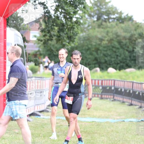 21.06.2026 - 29. Vierlanden-Triathlon Andreas Tolksdorf http://msf.ph/oto/9889639 21.06.2026 12:44:21 Ziel 819, 819 meine-sportfotos.de