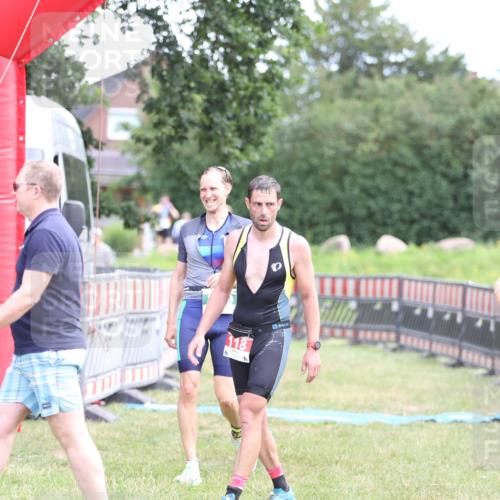 21.06.2026 - 29. Vierlanden-Triathlon Andreas Tolksdorf http://msf.ph/oto/9889640 21.06.2026 12:44:21 Ziel 819, 819 meine-sportfotos.de