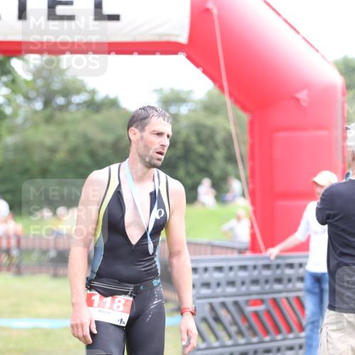 21.06.2026 - 29. Vierlanden-Triathlon Andreas Tolksdorf http://msf.ph/oto/9889644 21.06.2026 12:44:31 Ziel 667, 667 meine-sportfotos.de