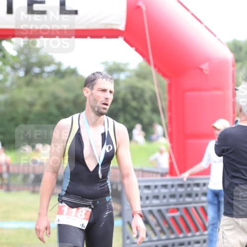 21.06.2026 - 29. Vierlanden-Triathlon Andreas Tolksdorf http://msf.ph/oto/9889647 21.06.2026 12:44:32 Ziel 667, 667 meine-sportfotos.de
