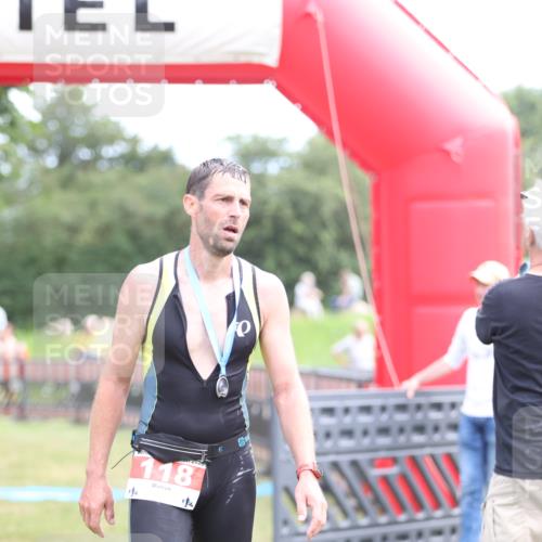 21.06.2026 - 29. Vierlanden-Triathlon Andreas Tolksdorf http://msf.ph/oto/9889648 21.06.2026 12:44:32 Ziel 667, 667 meine-sportfotos.de