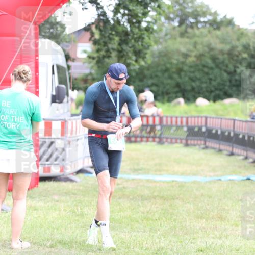 21.06.2026 - 29. Vierlanden-Triathlon Andreas Tolksdorf http://msf.ph/oto/9889689 21.06.2026 12:45:54 Ziel  meine-sportfotos.de