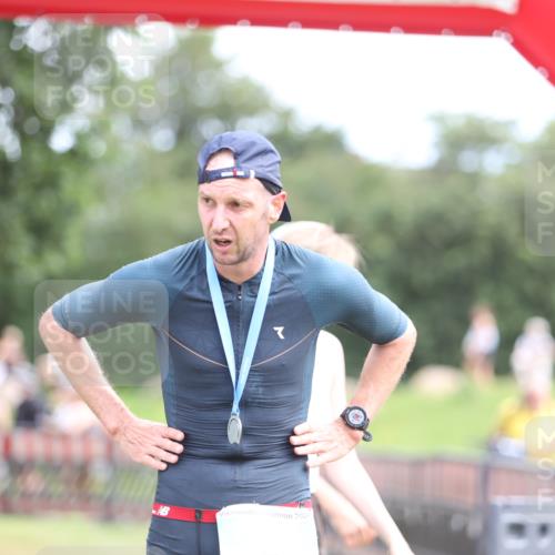 21.06.2026 - 29. Vierlanden-Triathlon Andreas Tolksdorf http://msf.ph/oto/9889692 21.06.2026 12:45:58 Ziel  meine-sportfotos.de