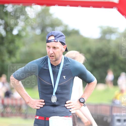 21.06.2026 - 29. Vierlanden-Triathlon Andreas Tolksdorf http://msf.ph/oto/9889693 21.06.2026 12:45:58 Ziel  meine-sportfotos.de