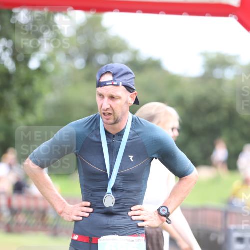 21.06.2026 - 29. Vierlanden-Triathlon Andreas Tolksdorf http://msf.ph/oto/9889694 21.06.2026 12:45:58 Ziel  meine-sportfotos.de