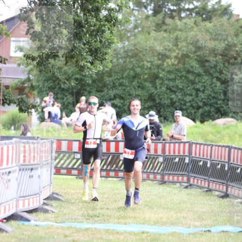 21.06.2026 - 29. Vierlanden-Triathlon Andreas Tolksdorf http://msf.ph/oto/9889699 21.06.2026 12:46:25 Ziel 12, 57, 12, 57 meine-sportfotos.de