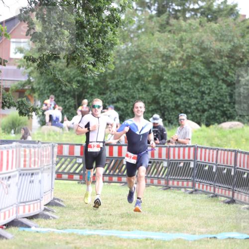 21.06.2026 - 29. Vierlanden-Triathlon Andreas Tolksdorf http://msf.ph/oto/9889700 21.06.2026 12:46:25 Ziel 12, 57, 12, 57 meine-sportfotos.de