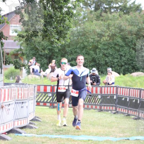 21.06.2026 - 29. Vierlanden-Triathlon Andreas Tolksdorf http://msf.ph/oto/9889709 21.06.2026 12:46:25 Ziel 12, 57, 12, 57 meine-sportfotos.de