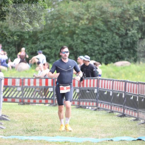 21.06.2026 - 29. Vierlanden-Triathlon Andreas Tolksdorf http://msf.ph/oto/9889720 21.06.2026 12:47:06 Ziel 4, 704, 4, 704 meine-sportfotos.de