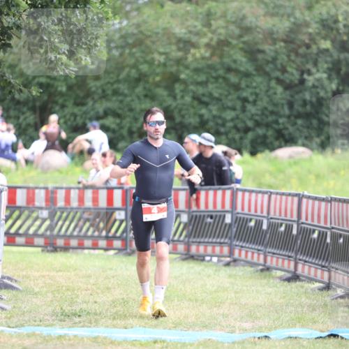 21.06.2026 - 29. Vierlanden-Triathlon Andreas Tolksdorf http://msf.ph/oto/9889721 21.06.2026 12:47:06 Ziel 4, 704, 4, 704 meine-sportfotos.de