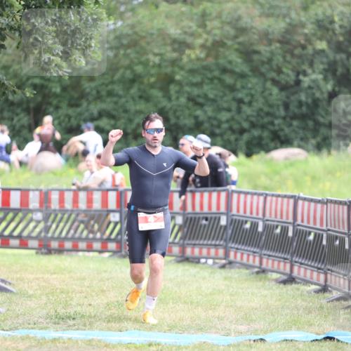 21.06.2026 - 29. Vierlanden-Triathlon Andreas Tolksdorf http://msf.ph/oto/9889724 21.06.2026 12:47:06 Ziel 4, 704, 4, 704 meine-sportfotos.de
