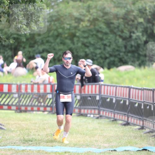 21.06.2026 - 29. Vierlanden-Triathlon Andreas Tolksdorf http://msf.ph/oto/9889725 21.06.2026 12:47:06 Ziel 4, 704, 4, 704 meine-sportfotos.de