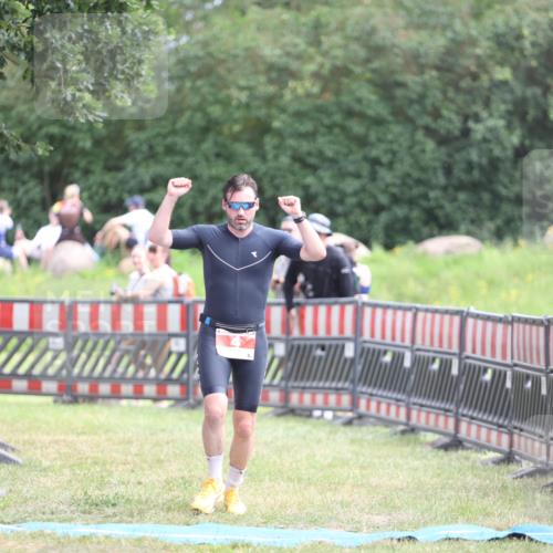 21.06.2026 - 29. Vierlanden-Triathlon Andreas Tolksdorf http://msf.ph/oto/9889726 21.06.2026 12:47:06 Ziel 4, 704, 4, 704 meine-sportfotos.de