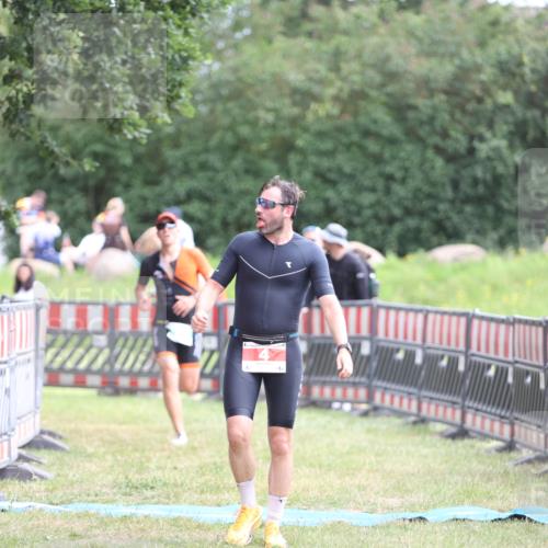 21.06.2026 - 29. Vierlanden-Triathlon Andreas Tolksdorf http://msf.ph/oto/9889734 21.06.2026 12:47:08 Ziel 4, 704, 4, 704 meine-sportfotos.de