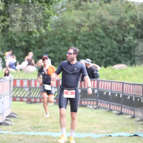 21.06.2026 - 29. Vierlanden-Triathlon Andreas Tolksdorf http://msf.ph/oto/9889735 21.06.2026 12:47:08 Ziel 4, 704, 4, 704 meine-sportfotos.de