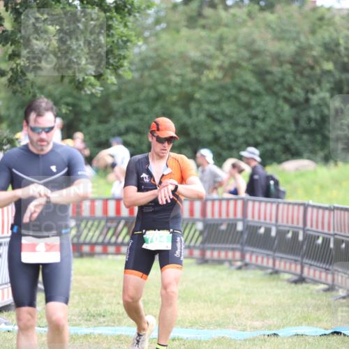 21.06.2026 - 29. Vierlanden-Triathlon Andreas Tolksdorf http://msf.ph/oto/9889743 21.06.2026 12:47:11 Ziel 4, 704, 4, 704 meine-sportfotos.de