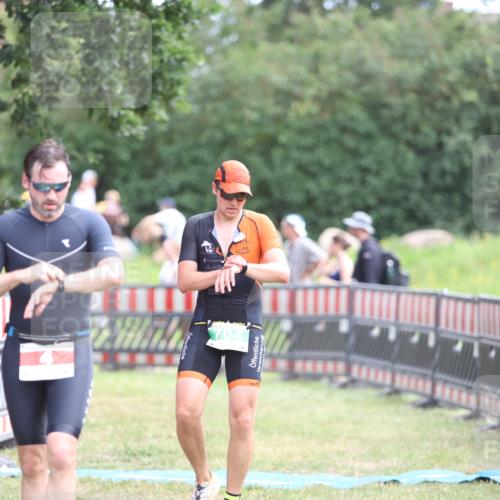 21.06.2026 - 29. Vierlanden-Triathlon Andreas Tolksdorf http://msf.ph/oto/9889744 21.06.2026 12:47:11 Ziel 4, 704, 4, 704 meine-sportfotos.de