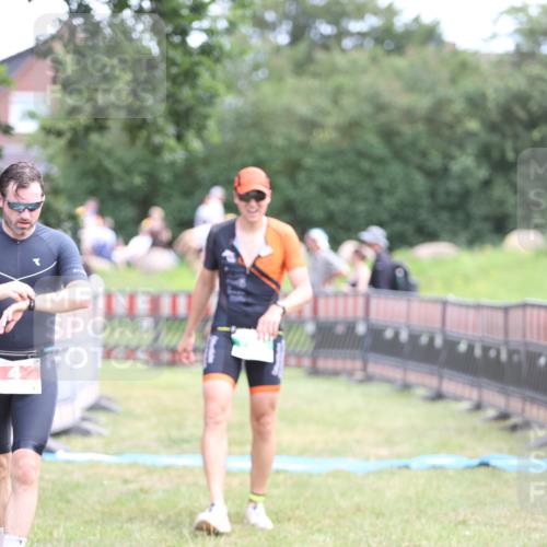 21.06.2026 - 29. Vierlanden-Triathlon Andreas Tolksdorf http://msf.ph/oto/9889753 21.06.2026 12:47:13 Ziel 704, 704 meine-sportfotos.de