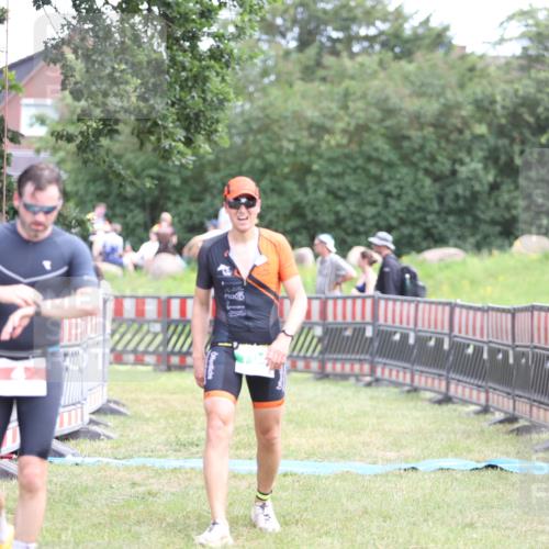 21.06.2026 - 29. Vierlanden-Triathlon Andreas Tolksdorf http://msf.ph/oto/9889755 21.06.2026 12:47:13 Ziel 704, 704 meine-sportfotos.de