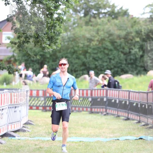 21.06.2026 - 29. Vierlanden-Triathlon Andreas Tolksdorf http://msf.ph/oto/9889759 21.06.2026 12:47:36 Ziel 653, 653 meine-sportfotos.de