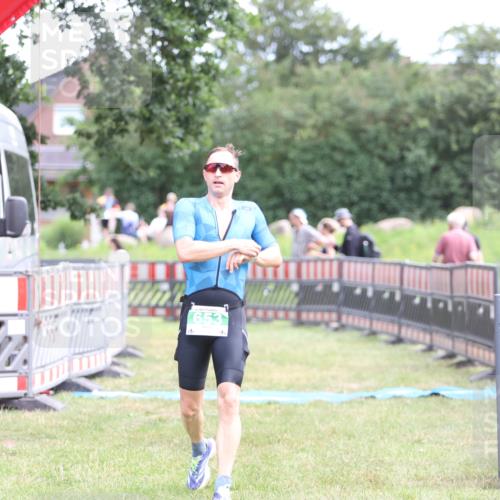 21.06.2026 - 29. Vierlanden-Triathlon Andreas Tolksdorf http://msf.ph/oto/9889763 21.06.2026 12:47:37 Ziel 653, 653 meine-sportfotos.de