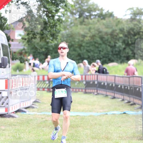 21.06.2026 - 29. Vierlanden-Triathlon Andreas Tolksdorf http://msf.ph/oto/9889765 21.06.2026 12:47:37 Ziel 653, 653 meine-sportfotos.de