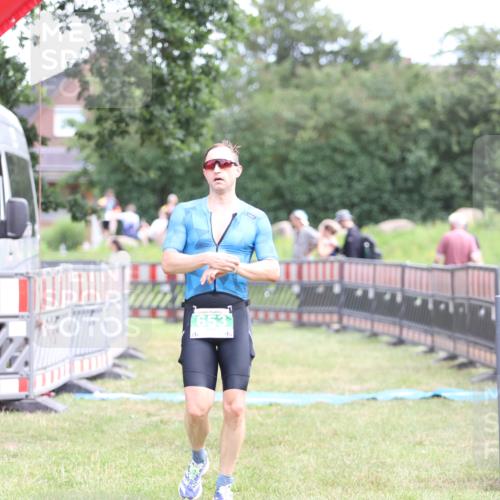 21.06.2026 - 29. Vierlanden-Triathlon Andreas Tolksdorf http://msf.ph/oto/9889766 21.06.2026 12:47:37 Ziel 653, 653 meine-sportfotos.de