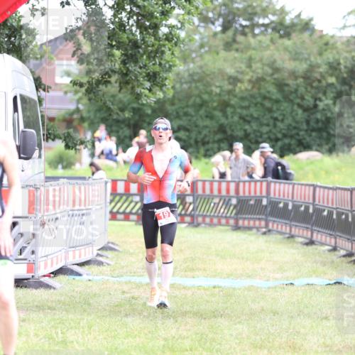 21.06.2026 - 29. Vierlanden-Triathlon Andreas Tolksdorf http://msf.ph/oto/9889779 21.06.2026 12:48:04 Ziel 197, 197 meine-sportfotos.de