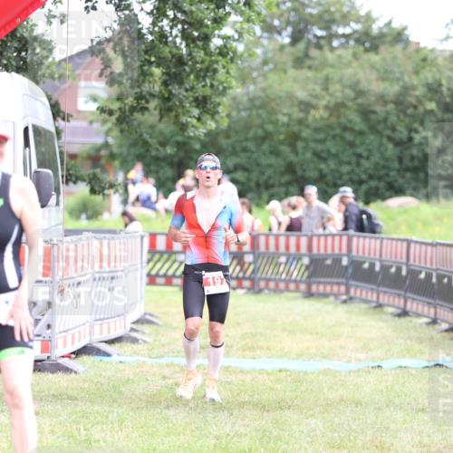 21.06.2026 - 29. Vierlanden-Triathlon Andreas Tolksdorf http://msf.ph/oto/9889783 21.06.2026 12:48:04 Ziel 197, 197 meine-sportfotos.de