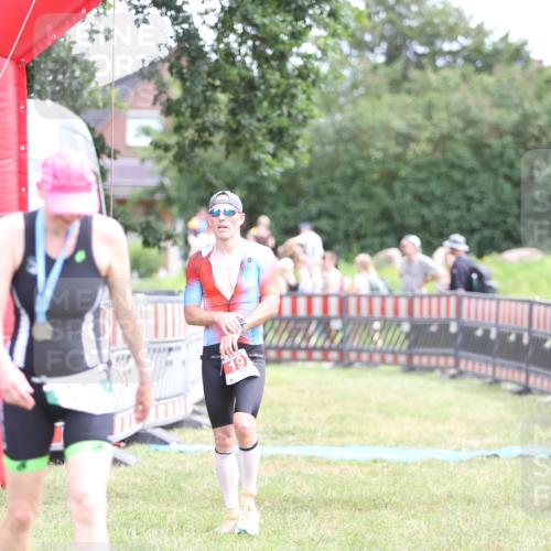 21.06.2026 - 29. Vierlanden-Triathlon Andreas Tolksdorf http://msf.ph/oto/9889790 21.06.2026 12:48:06 Ziel 197, 197 meine-sportfotos.de