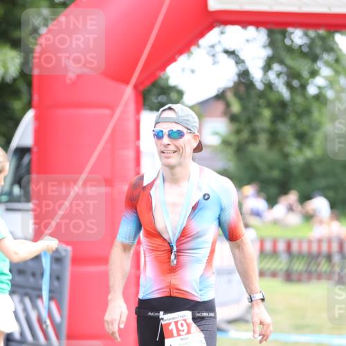 21.06.2026 - 29. Vierlanden-Triathlon Andreas Tolksdorf http://msf.ph/oto/9889794 21.06.2026 12:48:19 Ziel 13, 13 meine-sportfotos.de