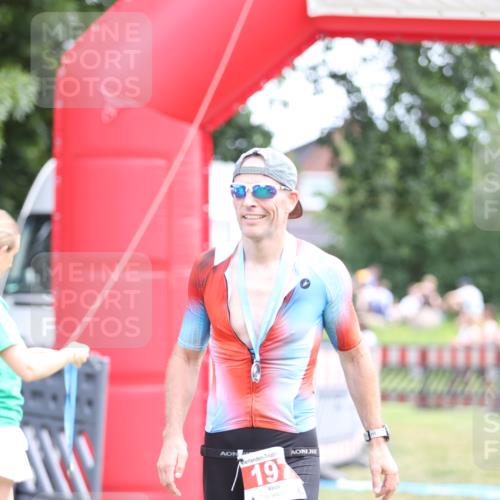 21.06.2026 - 29. Vierlanden-Triathlon Andreas Tolksdorf http://msf.ph/oto/9889795 21.06.2026 12:48:19 Ziel 13, 13 meine-sportfotos.de