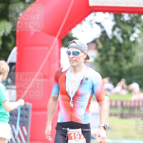 21.06.2026 - 29. Vierlanden-Triathlon Andreas Tolksdorf http://msf.ph/oto/9889798 21.06.2026 12:48:19 Ziel 13, 13 meine-sportfotos.de