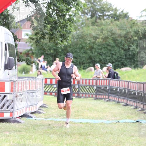 21.06.2026 - 29. Vierlanden-Triathlon Andreas Tolksdorf http://msf.ph/oto/9889802 21.06.2026 12:48:25 Ziel 13, 119, 13, 119 meine-sportfotos.de