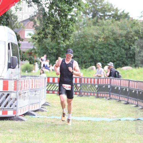 21.06.2026 - 29. Vierlanden-Triathlon Andreas Tolksdorf http://msf.ph/oto/9889804 21.06.2026 12:48:25 Ziel 13, 119, 13, 119 meine-sportfotos.de